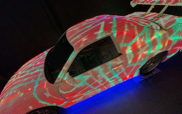 Daugiausia LED lempučių ant automobilio