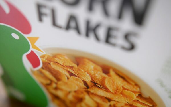 Atsitiktinis atradimas – kardinaliai pakeitęs pusryčius: neįtikėtini faktai apie įspūdingą gimtadienį švenčiančią „Kellogg’s“