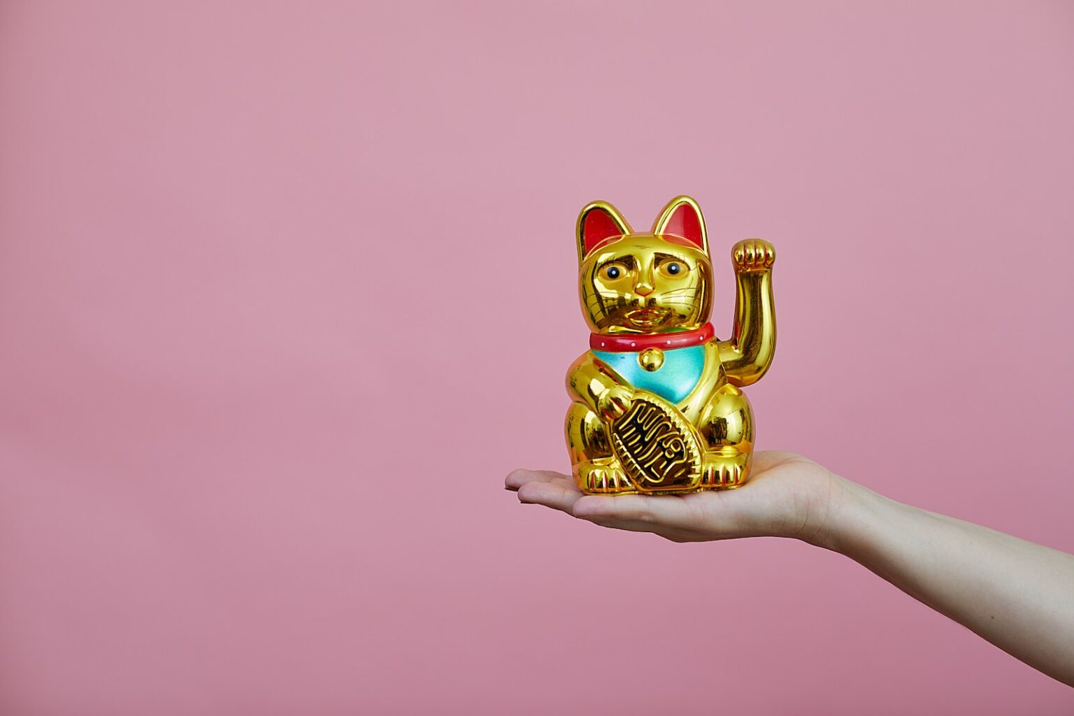 gold maneki-neko