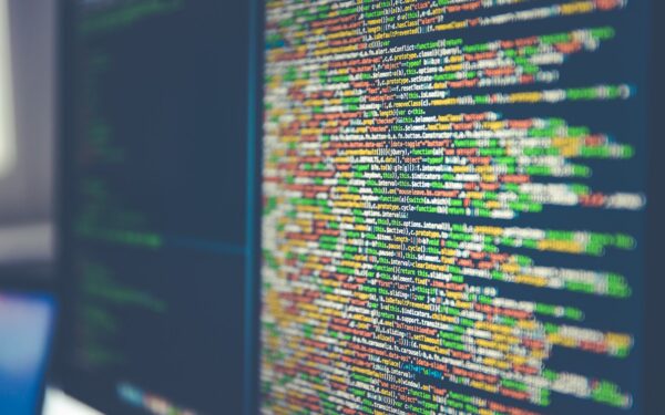 Vykstant 5G tinklo plėtrai, daliai visuomenės vis dar kyla klausimų dėl šio ryšio saugumo: ekspertai pasakė viską, ką turėtumėte žinoti apie šią ryšio technologiją