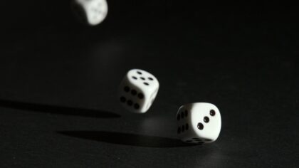 Šiandien visata dosni: šiems 3 Zodiako ženklams atsiveria sėkmės vartai – nepraleiskite savo šanso!