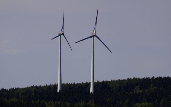 Aukščiausi vėjo jėgainės bokštai: kodėl jie statomi vis aukščiau ir ką tai reiškia energijos ateičiai