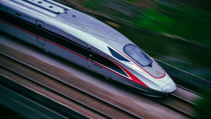 Greitis geležinkelyje: kaip kuriami sparčiausi maglev traukiniai ir kokias ribas dar galima peržengti