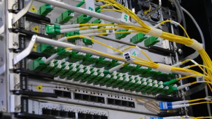 Greitis šviesolaidžiu: kaip laboratoriniai interneto rekordai pamažu artėja prie mūsų namų