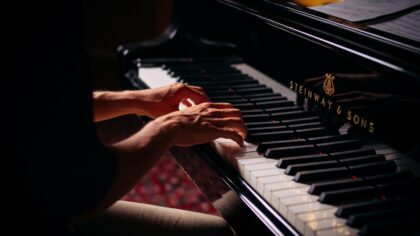 Ilgiausiai grojantys vienu prisėdimu: kaip maratoniniai pianistai tikrina ištvermę, atmintį ir susikaupimą