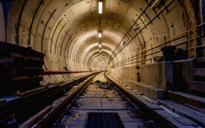 Kaip gimsta ir auga miestai po žeme: metro tuneliai, slapti koridoriai ir tai, ko nematome vaikščiodami gatvėmis