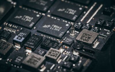 Nuo kvantinių taškų iki itin plonų lęšių: kaip nanotechnologijos išplečia šiuolaikinės elektronikos galimybes