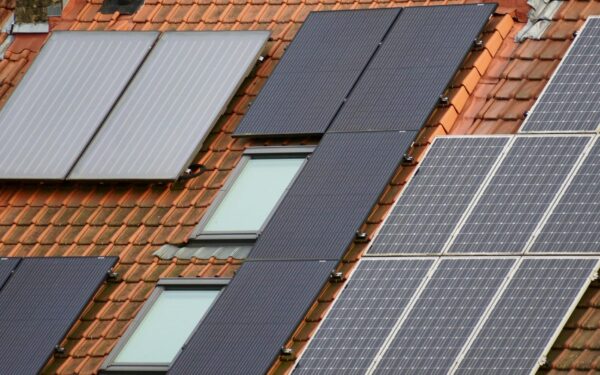 Saulės baterijų rekordai: kiek energijos šiandien išspaudžiama iš kiekvieno kvadratinio centimetro
