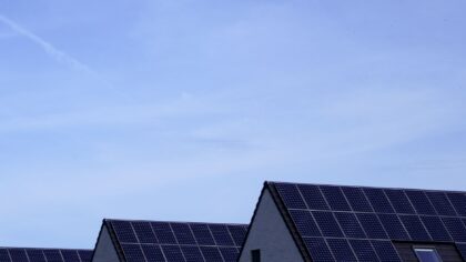 Saulės elektrinių rekordai ir ribos: kiek dar galime išspausti iš vieno kvadratinio metro saulės šviesos?