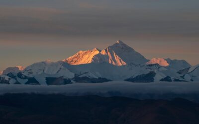 Aukščiausia žmogaus kelionė: kaip suplanuoti išvyką į Everestą ir ką reikėtų žinoti apie šio giganto viršūnę