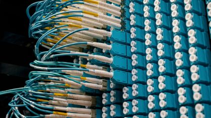 Greitesnis už akis: kaip šviesolaidžio ir lazerių rekordai permąsto interneto galimybių ribas
