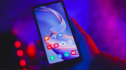 Kiek „platūs“ yra telefonų pranešimai: skaičiai, per kuriuos pamatysime, kiek mus apkrauna ekranai