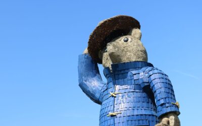 Neįprasti paminklai maistui: nuo milžiniškos bulvės iki makaronų skulptūrų, kurios stebina praeivius