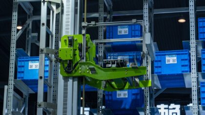 Pasaulio automatiniai sandėliai: kaip tylūs robotizuoti miestai kraustosi į logistikos centrus